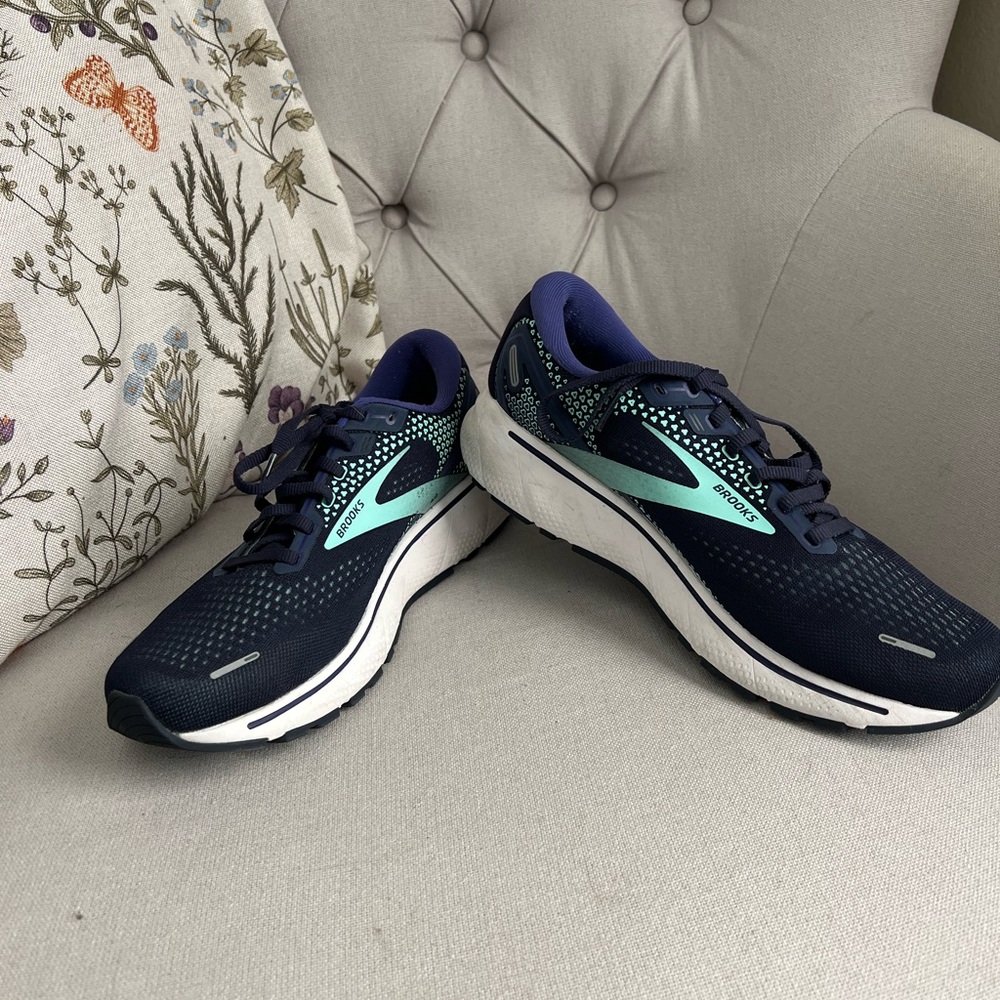Brooks Women's Ghost i4 size 10 Wide (D) - Navy and Aqua